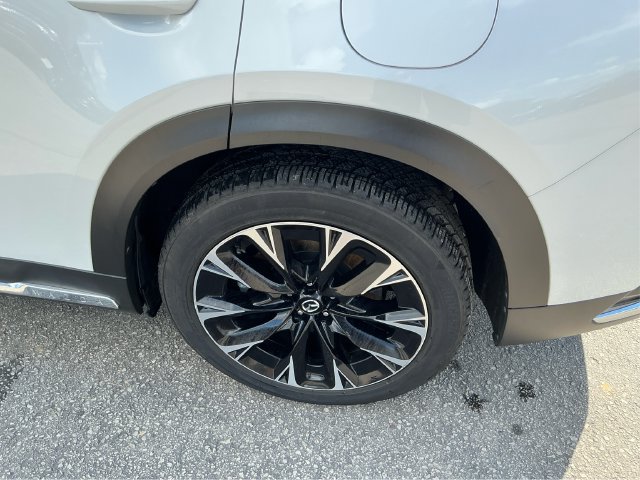 Used 2024 MAZDA CX-90 Plug-In Hybrid w/ Premium Pkg AWD/4WD image 19