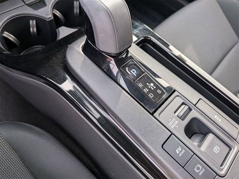 Used 2025 Toyota Prius LE image 19