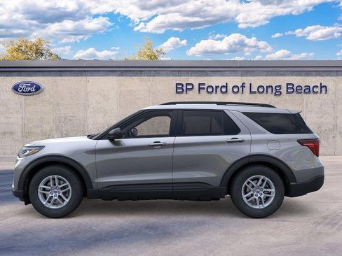 New 2026 Ford Explorer Active RWD image 3