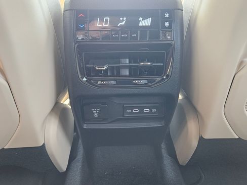 New 2026 Jeep Grand Cherokee L Limited AWD/4WD image 24