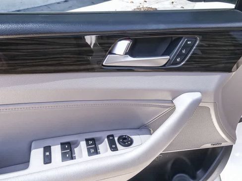 Used 2017 Hyundai Sonata Limited w/ Tech Package 03 FWD image 19