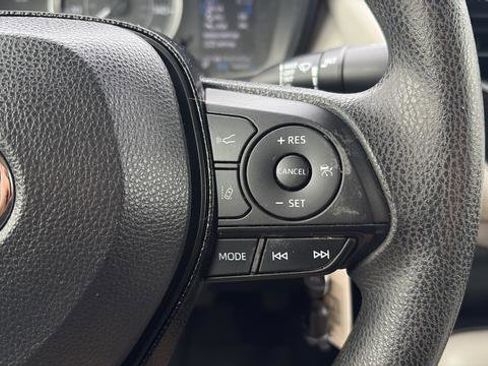 Used 2021 Toyota Corolla LE image 10