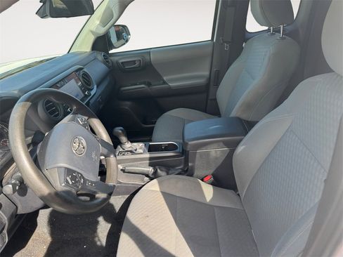 Used 2020 Toyota Tacoma SR image 9