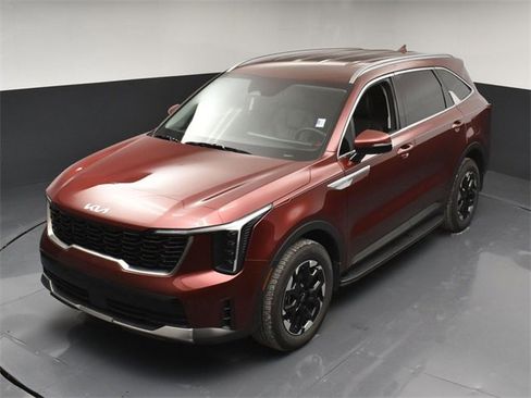 Certified 2025 Kia Sorento S image 39
