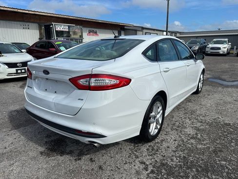 Used 2016 Ford Fusion SE FWD image 6