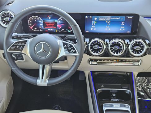 Used 2025 Mercedes-Benz GLA 250 image 27