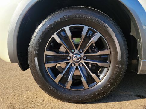 Used 2018 Nissan Armada Platinum w/ Interior Lighting Package image 29