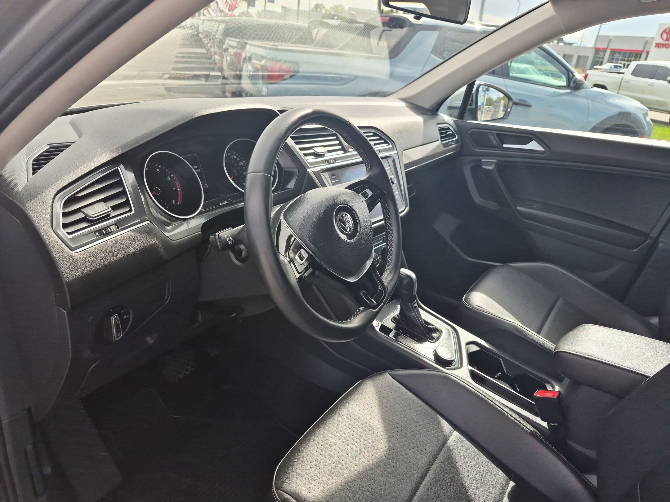 Used 2021 Volkswagen Tiguan SE AWD/4WD image 15