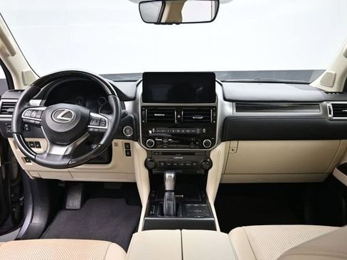 Used 2023 Lexus GX 460 Luxury w/ Sport Design Package AWD/4WD image 28