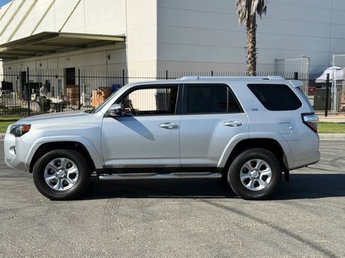 Used 2018 Toyota 4Runner SR5 image 9