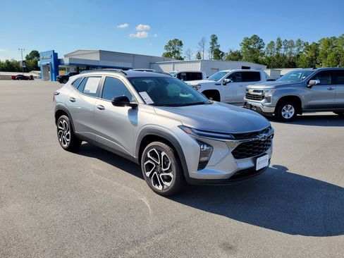 Used 2025 Chevrolet Trax RS w/ Driver Confidence Package FWD image 7