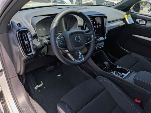 New 2026 Volvo XC40 B5 Ultra w/ Climate Package image 7