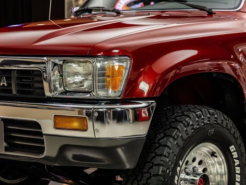 Used 1991 Toyota Pickup Deluxe image 30