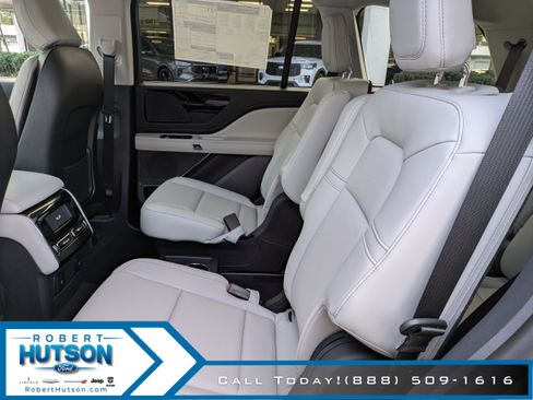 New 2026 Lincoln Aviator 2WD image 14