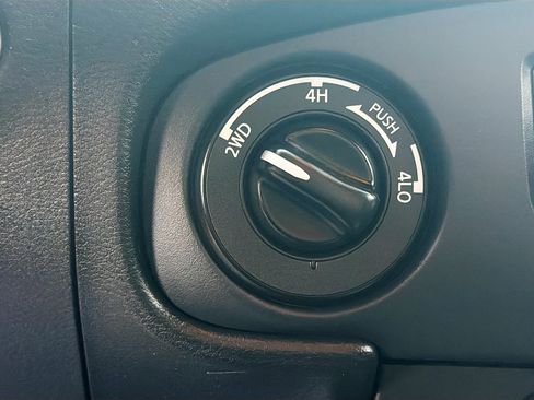 Used 2023 Nissan Frontier SV w/ SV Convenience Package AWD/4WD image 25