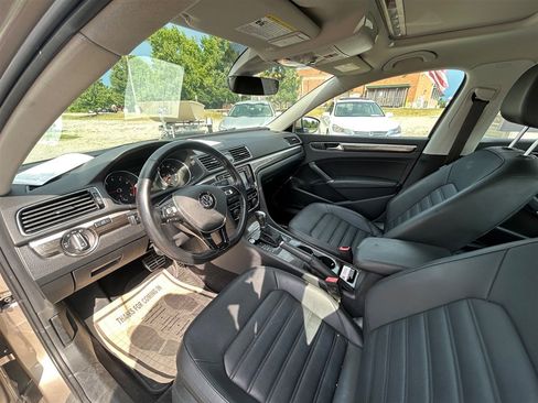 Used 2017 Volkswagen Passat 1.8T SEL Premium FWD image 15