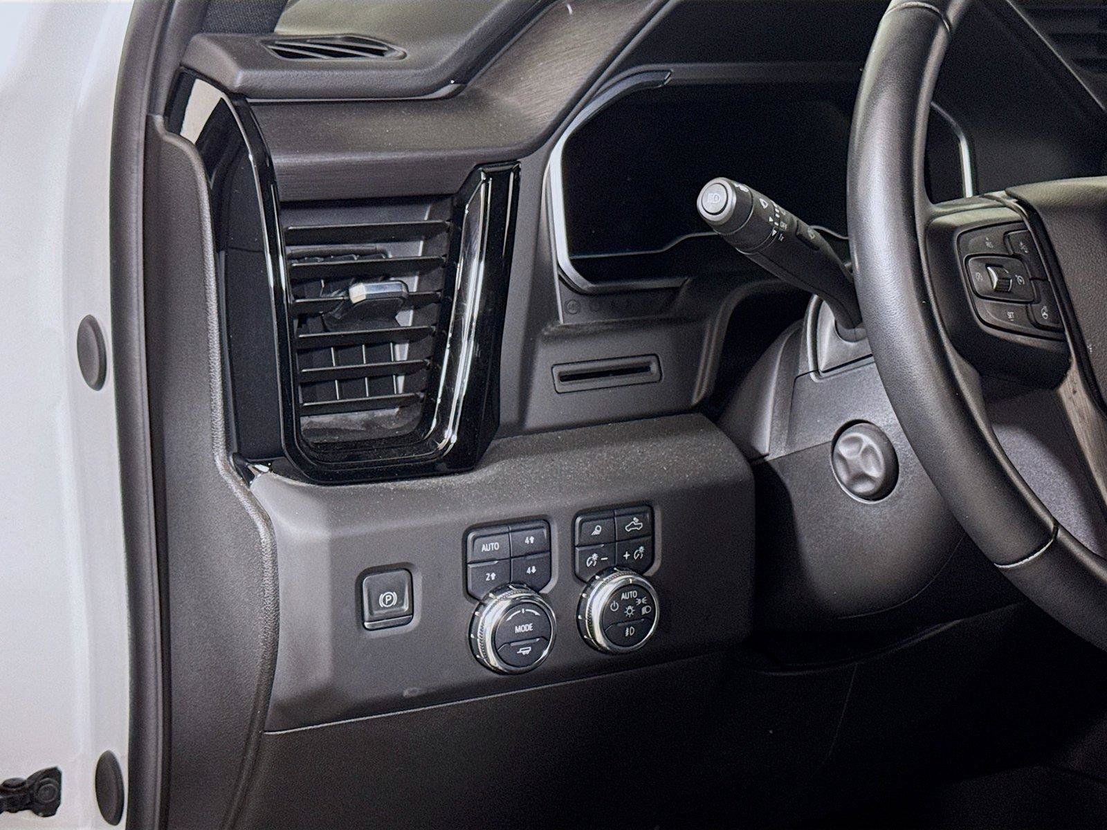 Used 2024 GMC Sierra 1500 AT4 w/ AT4 Preferred Package AWD/4WD image 8
