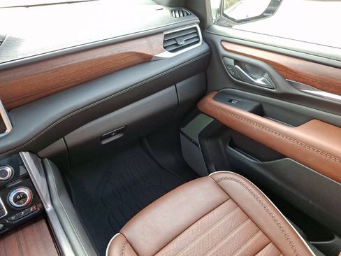 Used 2023 GMC Yukon Denali Ultimate image 21