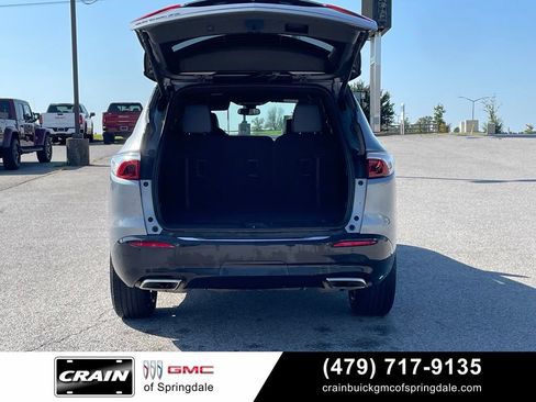 Used 2023 Buick Enclave Essence FWD image 7