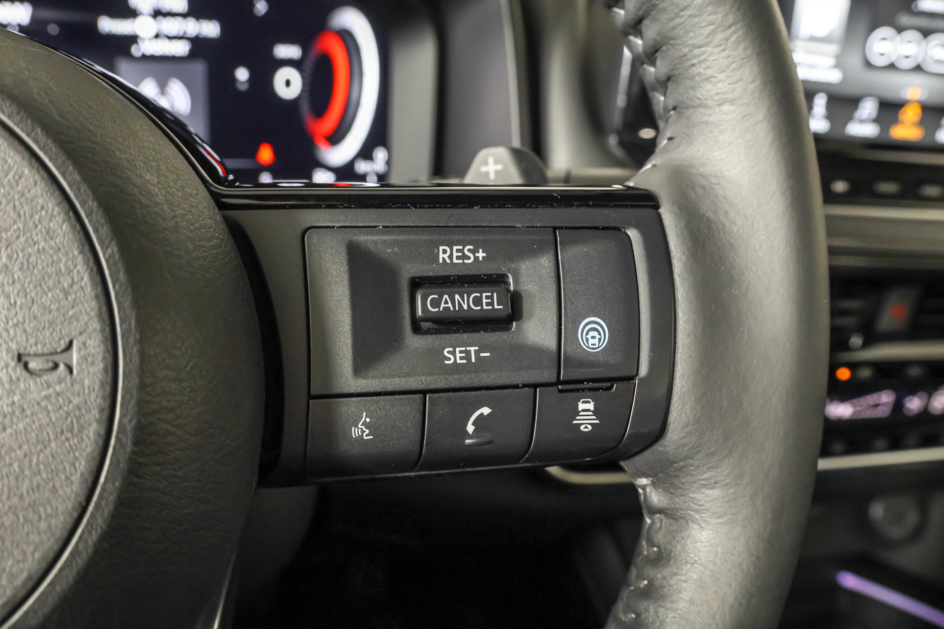 Used 2021 Nissan Rogue Platinum AWD/4WD image 31