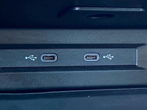 Certified 2024 Volkswagen Tiguan SE image 17