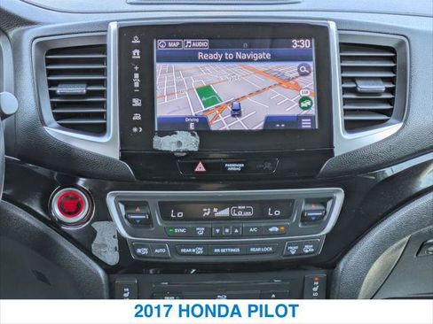Used 2017 Honda Pilot Touring image 17
