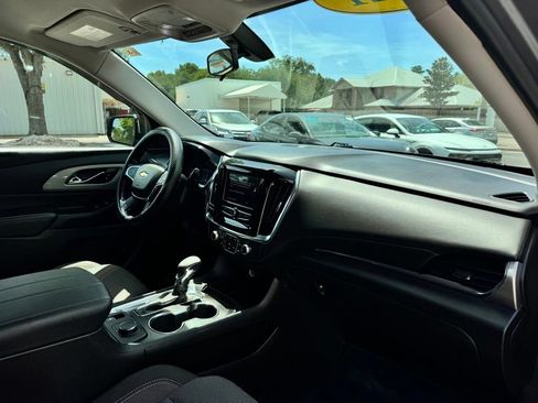 Used 2021 Chevrolet Traverse LT FWD image 26