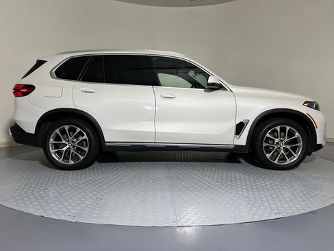 Used 2025 BMW X5 sDrive40i w/ Premium Package image 6