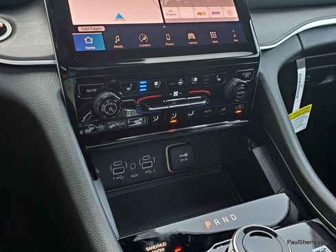 New 2025 Jeep Grand Cherokee Limited w/ Luxury Tech Group II image 35