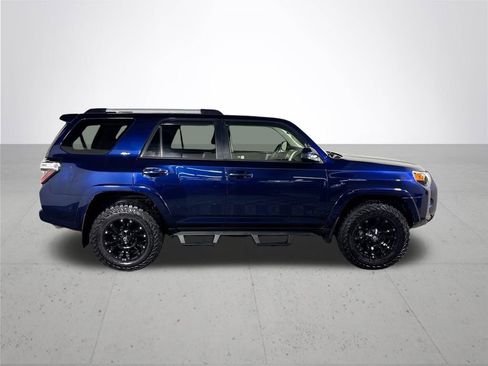 Used 2020 Toyota 4Runner SR5 image 5