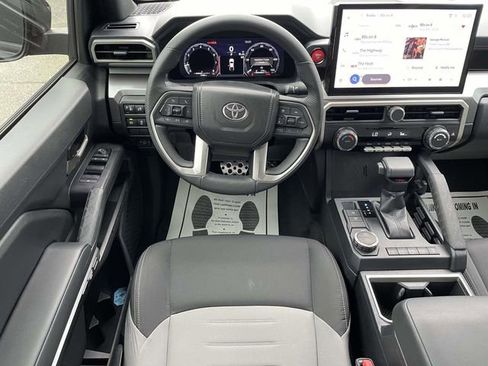 Used 2025 Toyota Tacoma TRD Sport RWD image 12