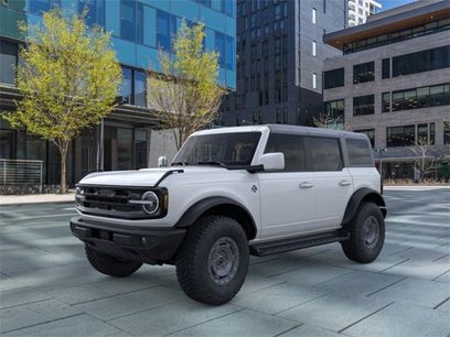 New 2025 Ford Bronco Outer Banks w/ Sasquatch Package