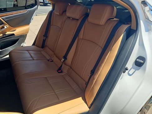 Used 2025 Lexus ES 300h w/ Accessory Package (Z1) FWD image 14