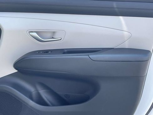 Used 2025 Hyundai Tucson SEL FWD image 16