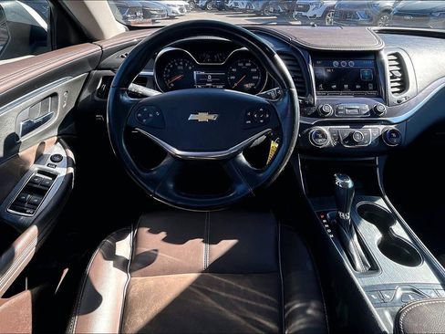 Used 2015 Chevrolet Impala LT w/ Convenience Package image 5