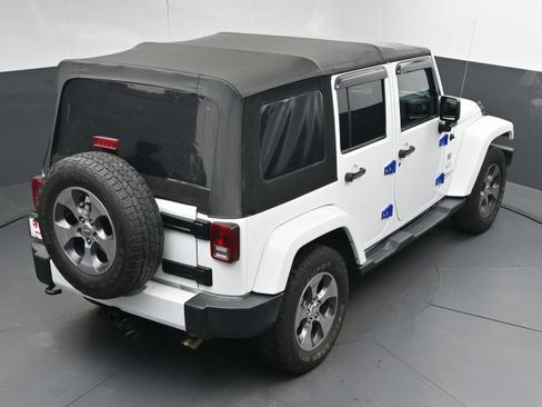Used 2016 Jeep Wrangler Unlimited Sahara w/ Connectivity Group image 34