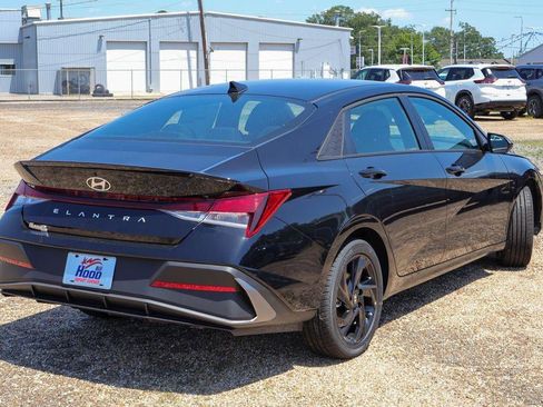 New 2026 Hyundai Elantra Sport FWD image 23