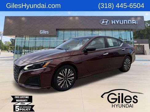 Used 2024 Nissan Altima 2.5 SV FWD image 1