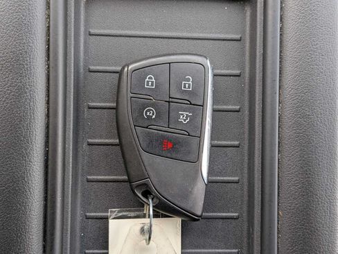 Used 2024 GMC Yukon XL SLE AWD/4WD image 32