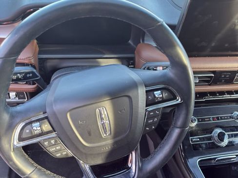 Used 2022 Lincoln Nautilus Reserve image 12