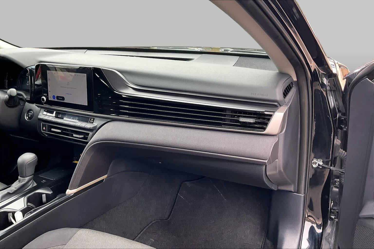 Used 2025 Toyota Camry LE FWD image 18