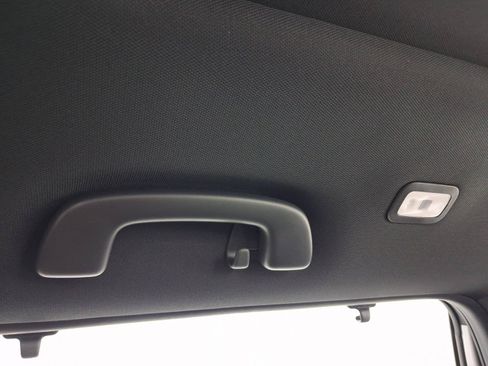 Used 2025 Honda Pilot TrailSport image 27