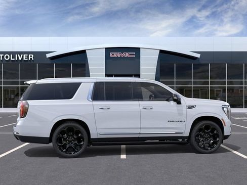 New 2026 GMC Yukon XL Denali w/ Denali Reserve Package AWD/4WD image 6