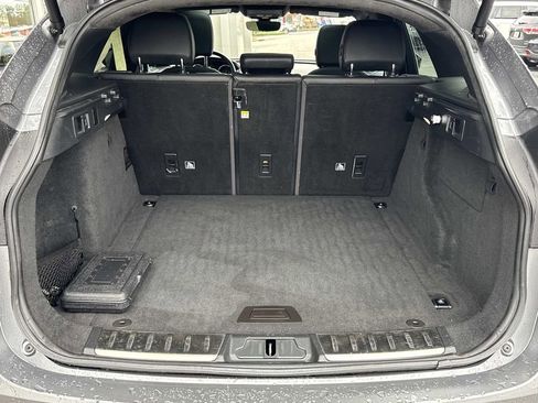 Used 2020 Jaguar F-PACE Premium image 18
