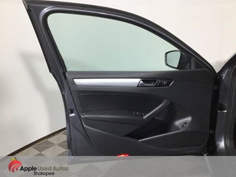 Used 2013 Volkswagen Passat 2.5 SE image 7