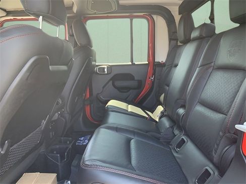 New 2024 Jeep Gladiator Rubicon w/ Technology Group image 29