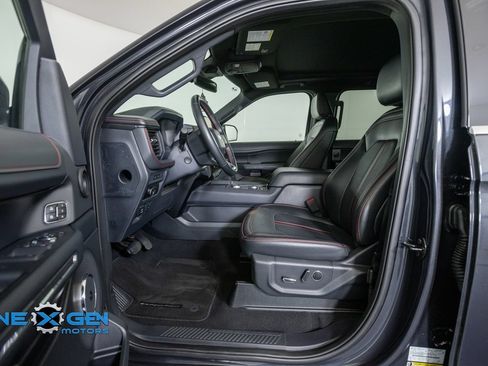 Used 2024 Ford Expedition Limited AWD/4WD image 11