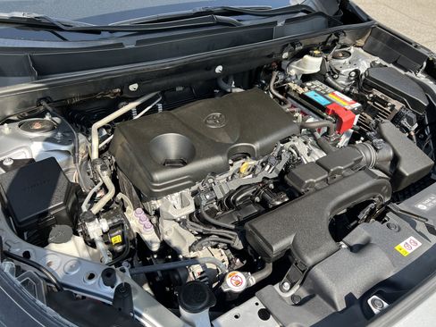 Certified 2020 Toyota RAV4 LE FWD image 22