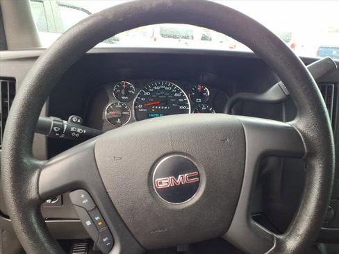 Used 2015 GMC Savana 2500 image 28