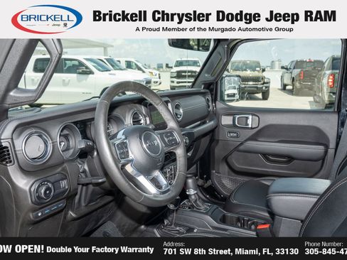 Used 2023 Jeep Wrangler Unlimited Sahara w/ Cold Weather Group AWD/4WD image 15